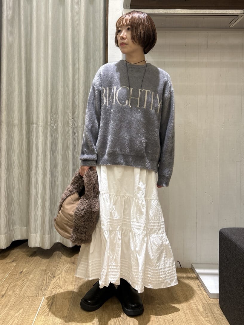 ga_riさんの「THE SHOP TK｜ベルベットフェザー ロゴニットプルオーバー」を使ったコーディネート
