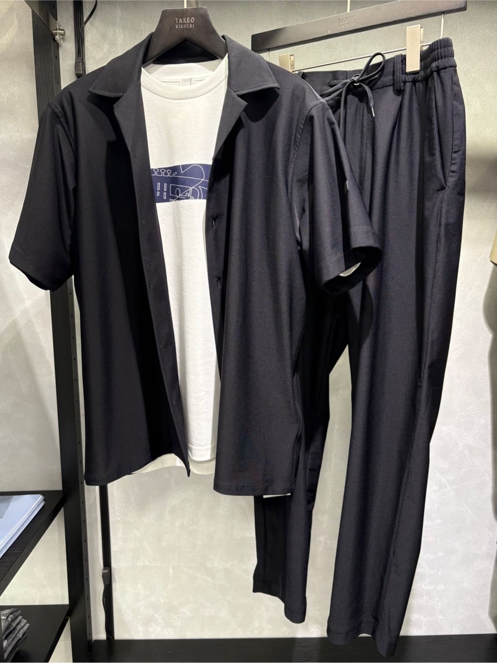 s___sさんの「TAKEO KIKUCHI｜【COOL CITY WEAR】エアートール オープンカラーシャツ /接触冷感・通気性」を使ったコーディネート