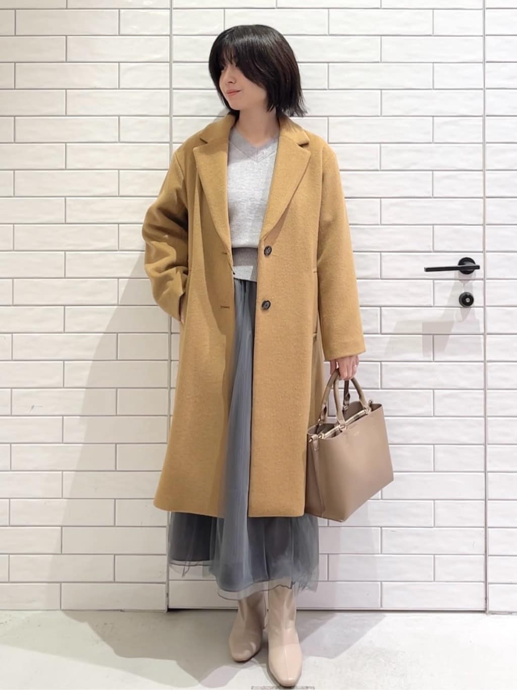 しおりさんの「OPAQUE.CLIP｜カシミヤブレンドウールチェスターコート」を使ったコーディネート