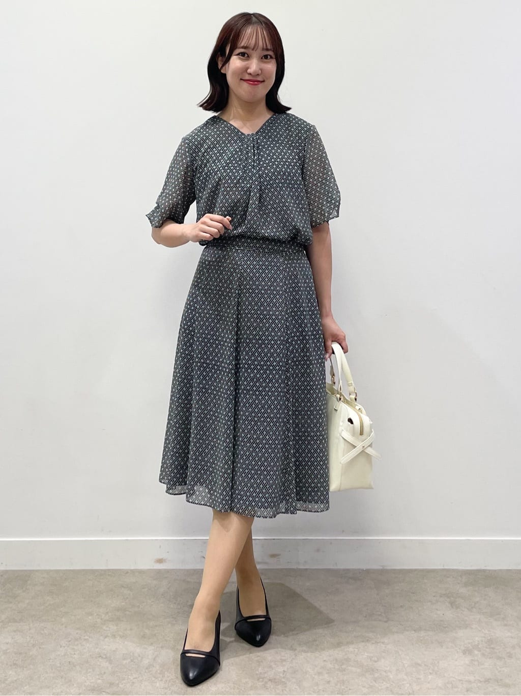 yukariさんの「Reflect｜【マシンウォッシュ可／セットアップ可】コツキ柄プリントブラウス」を使ったコーディネート