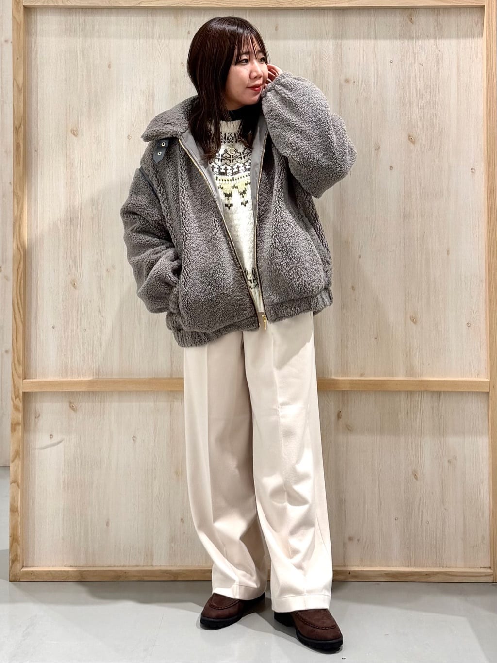 nanaさんの「THE SHOP TK｜マシュマロタッチ ボアボンバージャケット」を使ったコーディネート