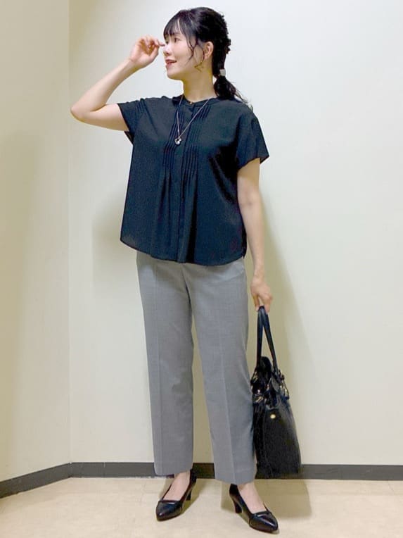  beni_gingerさんの「Reflect｜【インナーに◎／すっきり見え！長め丈】タックデティールブラウス」を使ったコーディネート