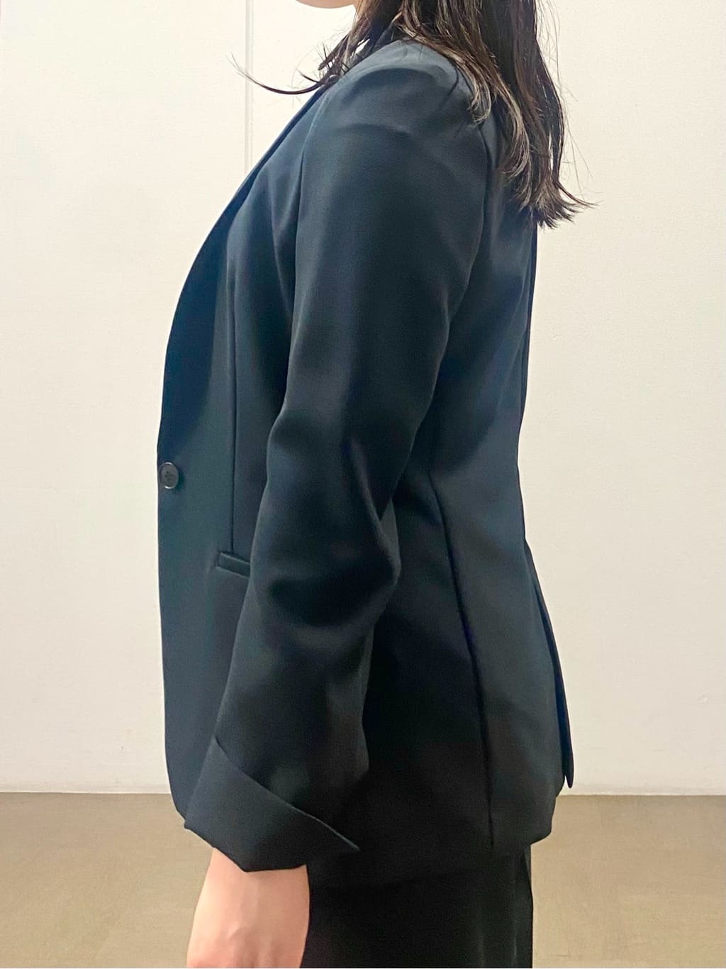 misakiさんの「INDIVI｜【定番スーツ／UVケア／洗える】ウール調テーラードジャケット」を使ったコーディネート