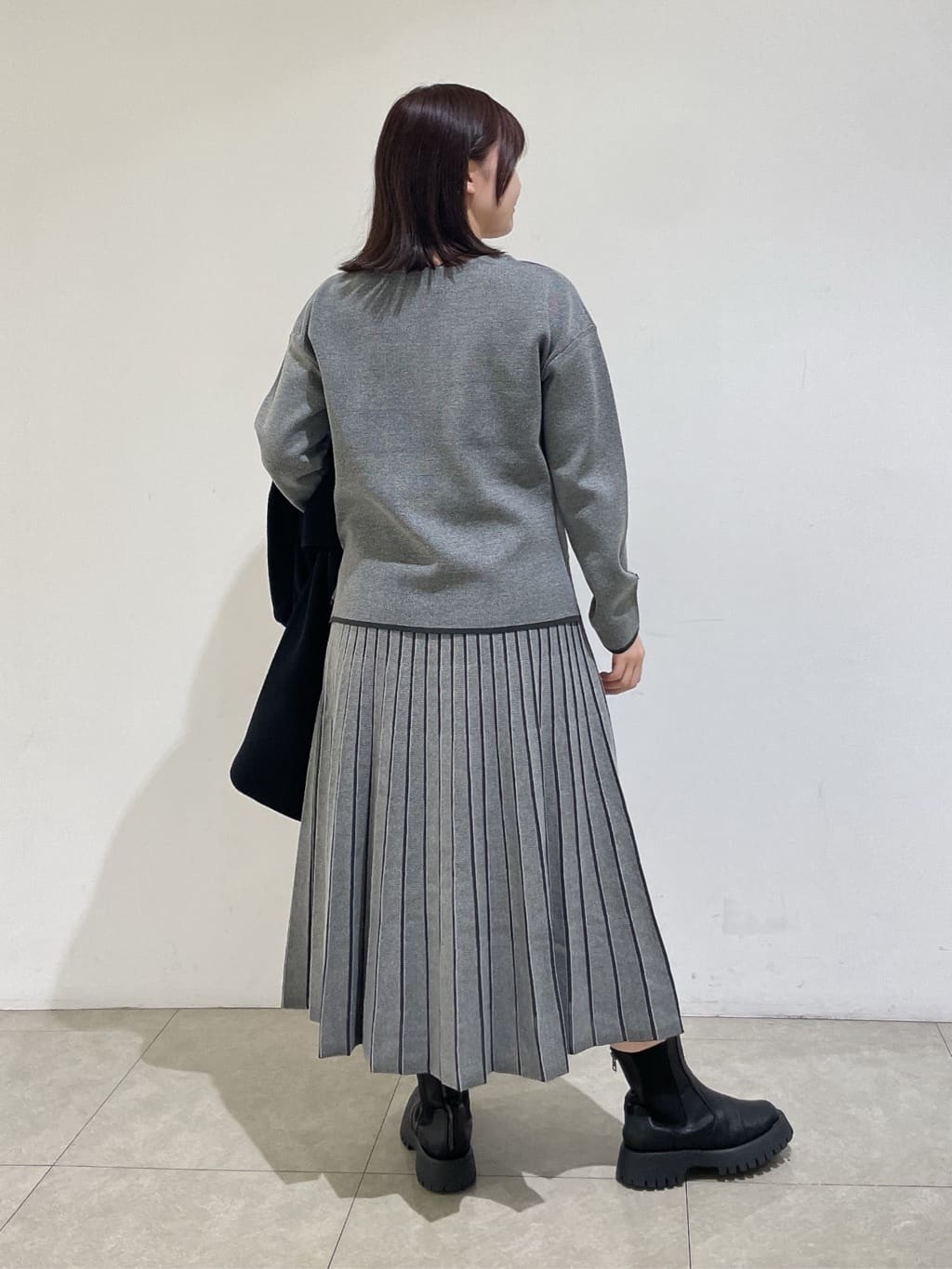 emikaさんの「INDIVI｜【洗える／SETUP可能】ジャカードボートネックニット」を使ったコーディネート