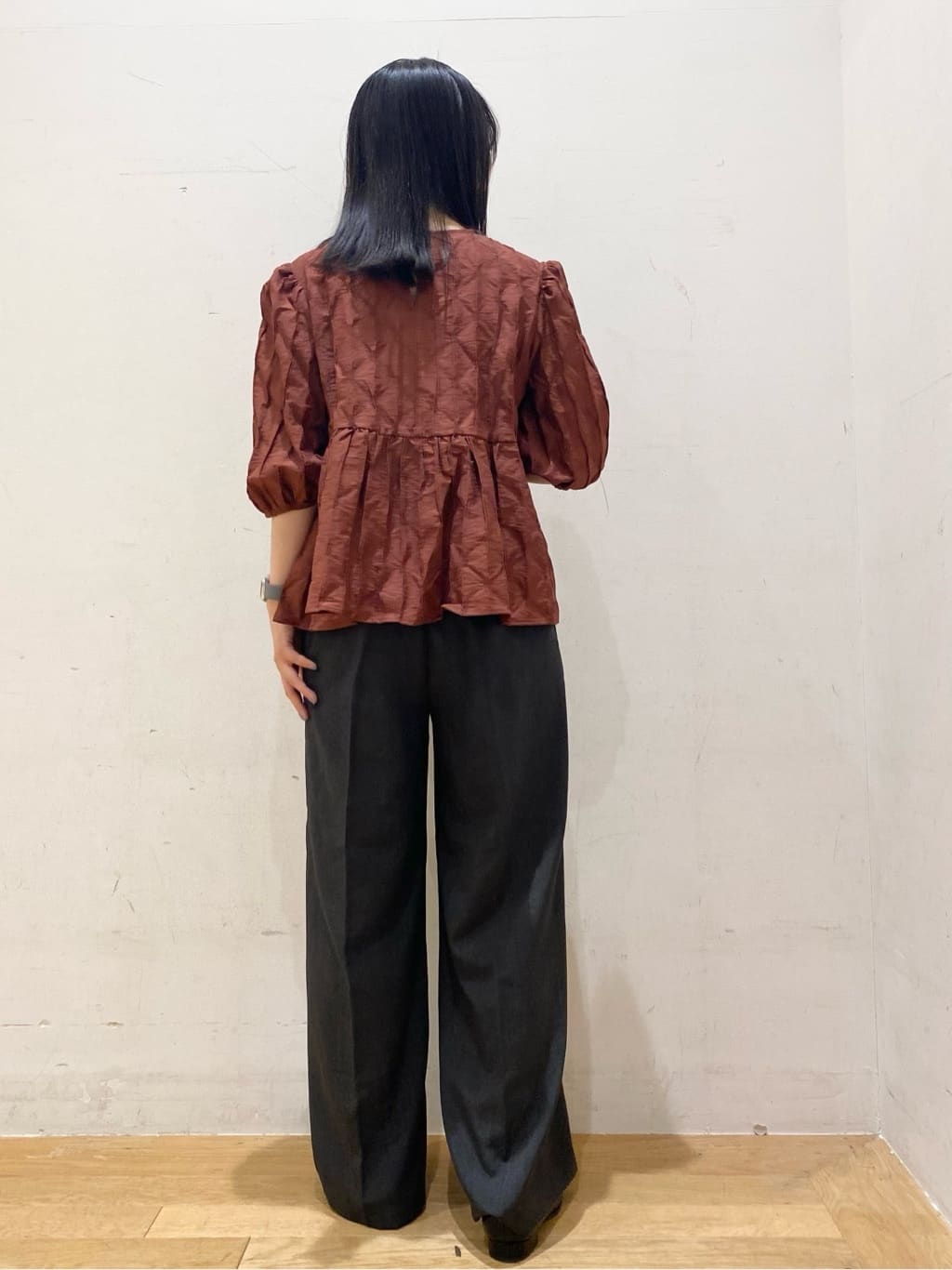 みなみさんの「OPAQUE.CLIP｜ふくれジャカードペプラムブラウス【洗濯機洗い可】」を使ったコーディネート
