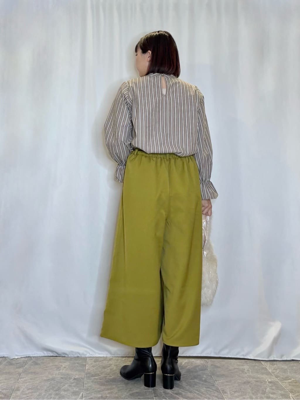 ネリさんの「SHOO･LA･RUE｜【S-LL】キャンディースリーブが女性らしい マルチストライプブラウス」を使ったコーディネート