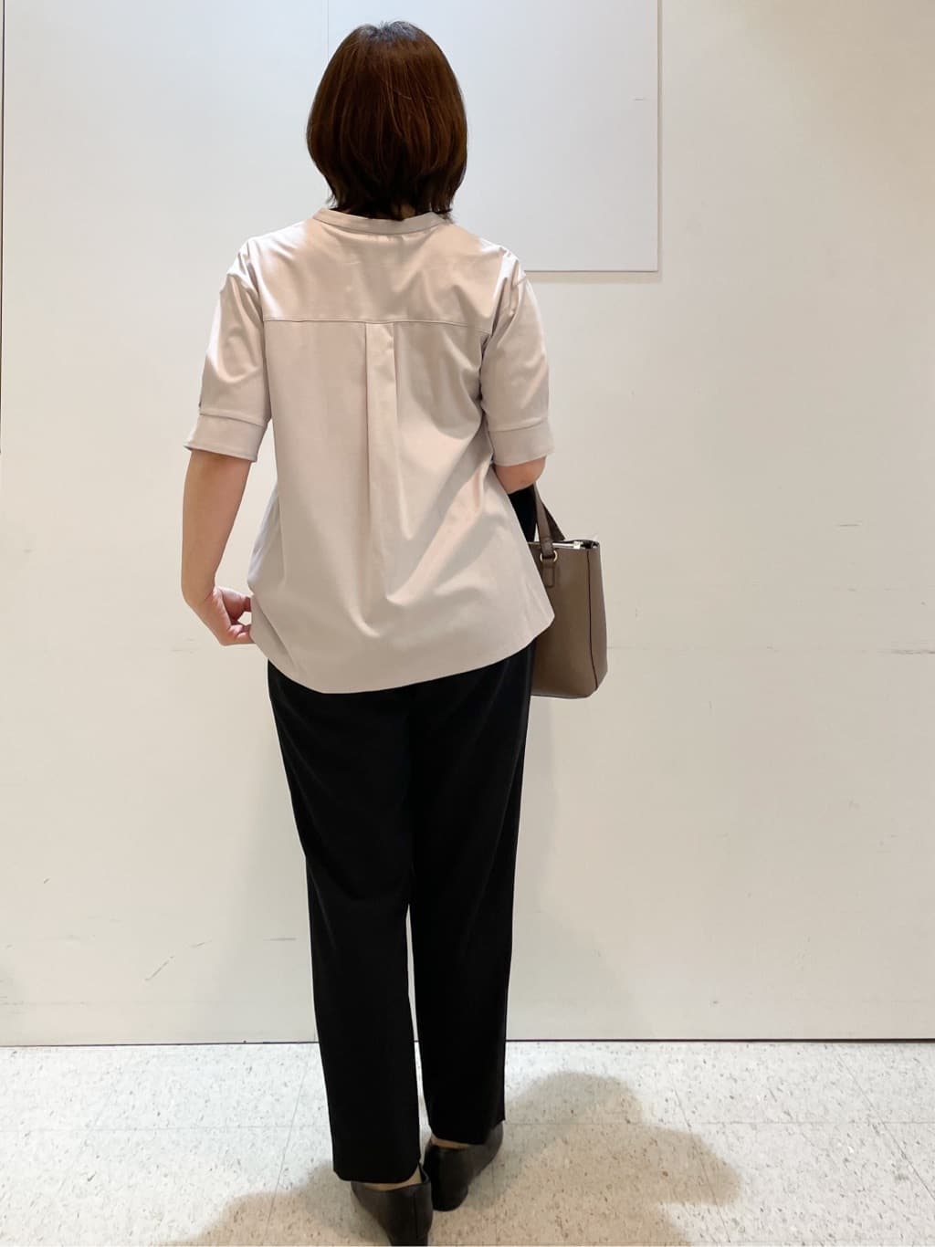 めいさんの「Reflect｜【すっきり見え！長め丈／マシンウォッシュ可】スキッパーネックジャージトップス」を使ったコーディネート