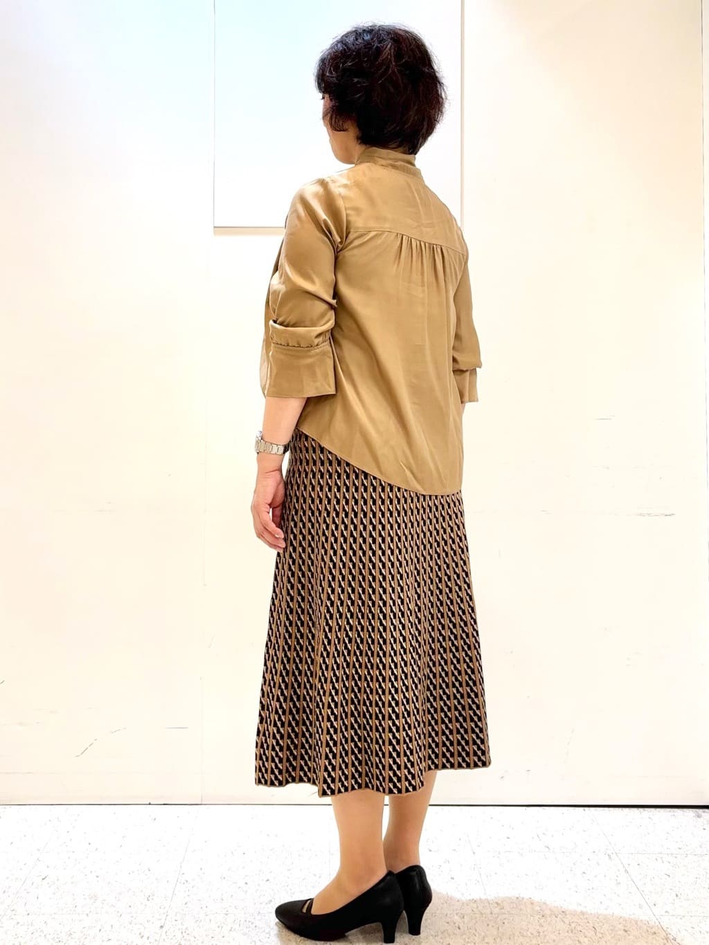 ヤスコさんの「Reflect｜【キレイめスタイル／通勤におすすめ◎】ボウタイシャンブレーカラーブラウス」を使ったコーディネート