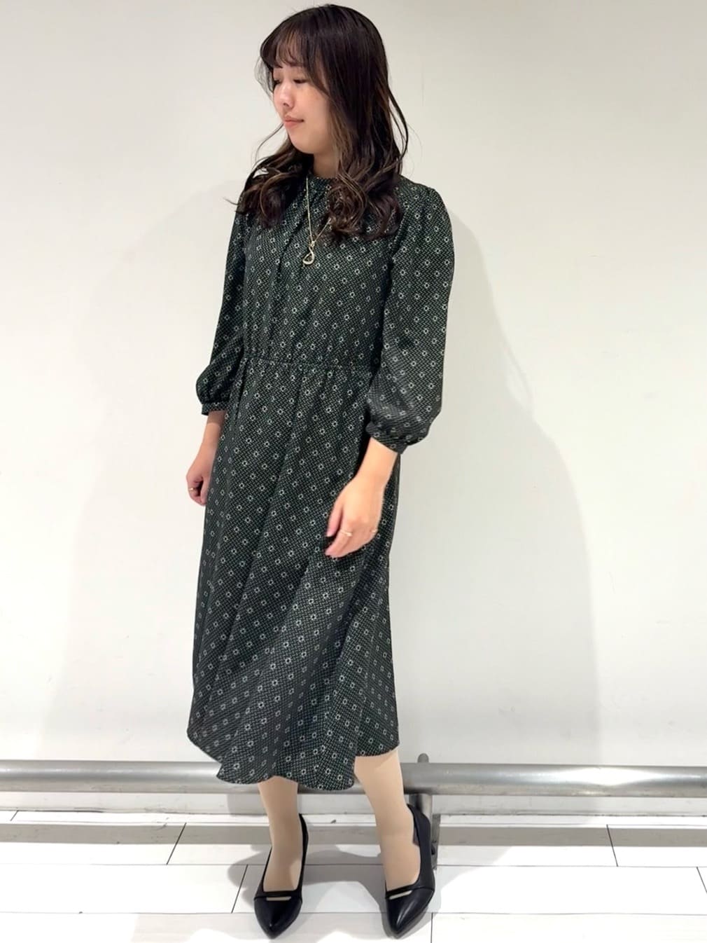 Azusaさんの「Reflect｜【きちんと見え／通勤／セレモニーにおすすめ◎】ドット&times;ダイヤ柄ワンピース」を使ったコーディネート