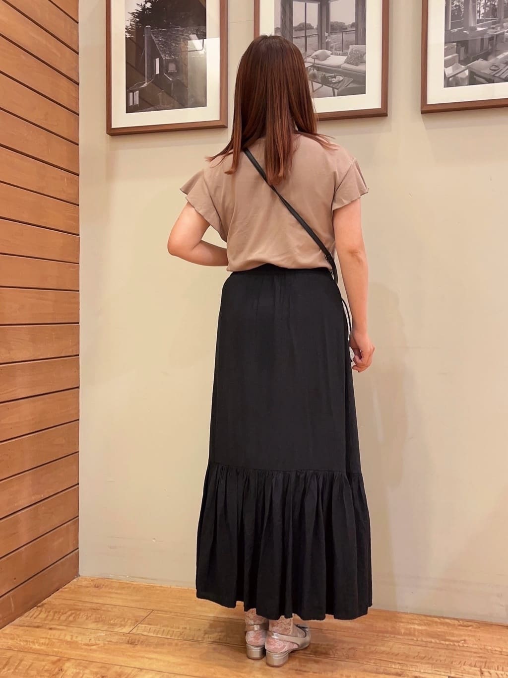 ゆっきーさんの「SHOO･LA･RUE｜【汗ジミ防止/ひんやり/UV】フリルスリーブTシャツ」を使ったコーディネート