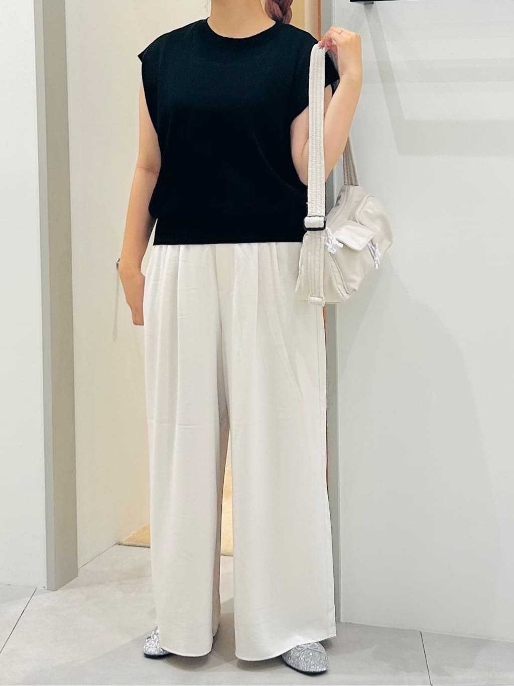 dropさんの「THE SHOP TK｜ラメシアーフレンチ袖トップス【セットUP可/洗濯機OK】」を使ったコーディネート