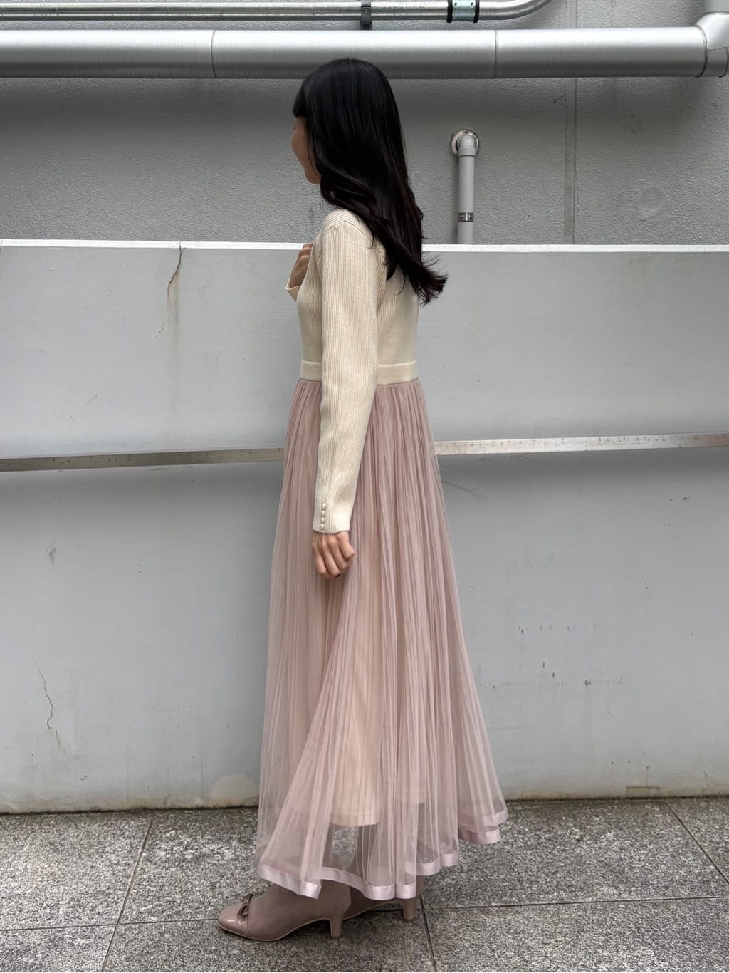 AOIさんの「Couture brooch｜【S-LL/キラキラリブニット】チュールドッキング ワンピース」を使ったコーディネート