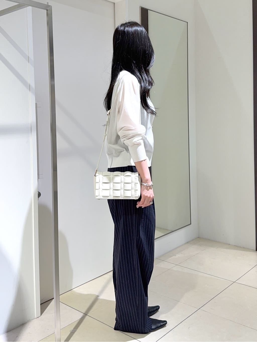 kaoruさんの「UNTITLED｜◆【セットアップ可能／オンオフ】ラミー混 タックワイドパンツ」を使ったコーディネート