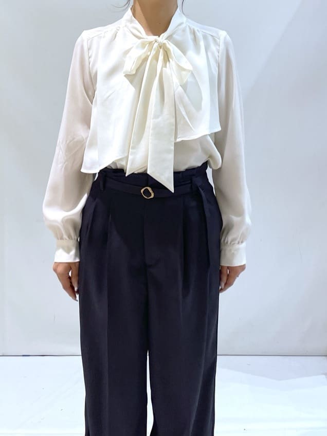manaさんの「OPAQUE.CLIP｜アシンメトリーレイヤードボウタイブラウス【洗濯機OK／イージーアイロン／防シワ】《XS～3L》」を使ったコーディネート