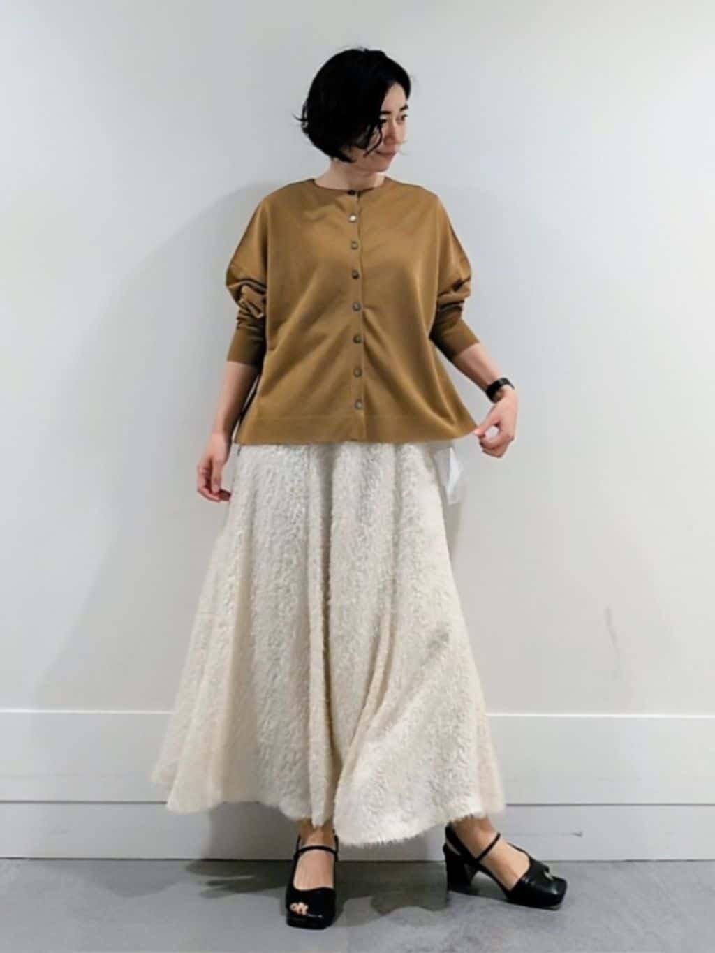 ミズタさんの「UNTITLED｜【前後2WAY/アンサンブル可/ゆったり】シアーカーディガン」を使ったコーディネート