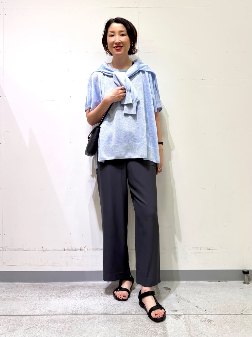 yuriさんの「INDIVI｜【UVケア／SETUP可能】エアリージョーゼット ワイドパンツ」を使ったコーディネート
