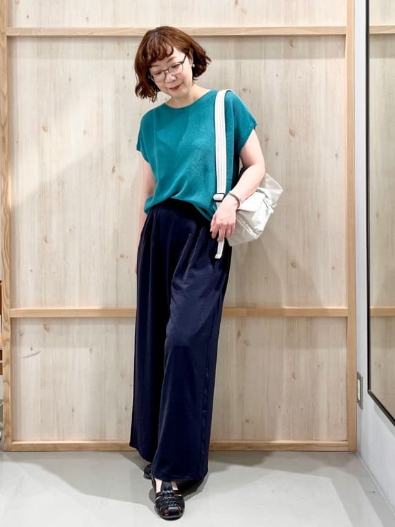 nakoさんの「THE SHOP TK｜【6色展開】さらさらフレンチニット【毛玉になりにくい/洗濯機OK】」を使ったコーディネート