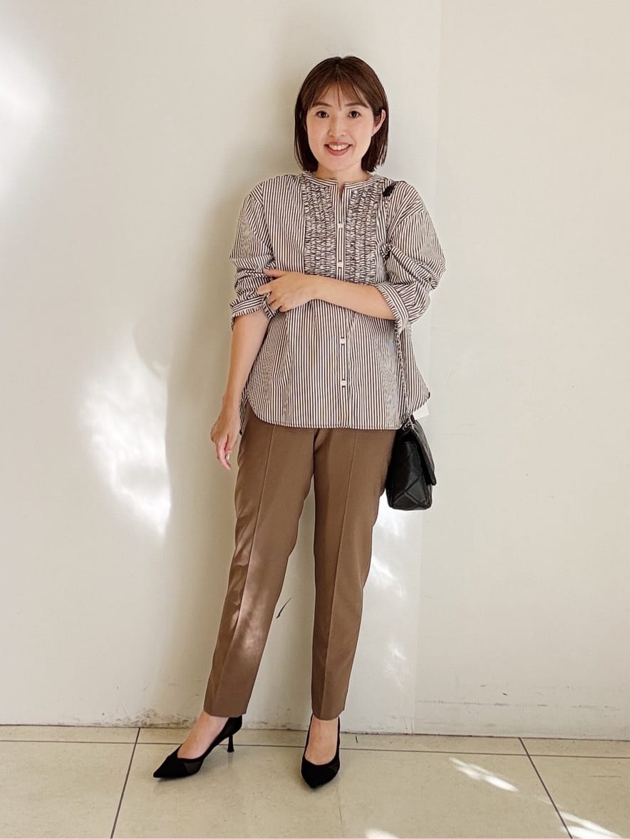 yoshiyaさんの「INDIVI｜【褒められパンツ/ウール混】スティックパンツ」を使ったコーディネート