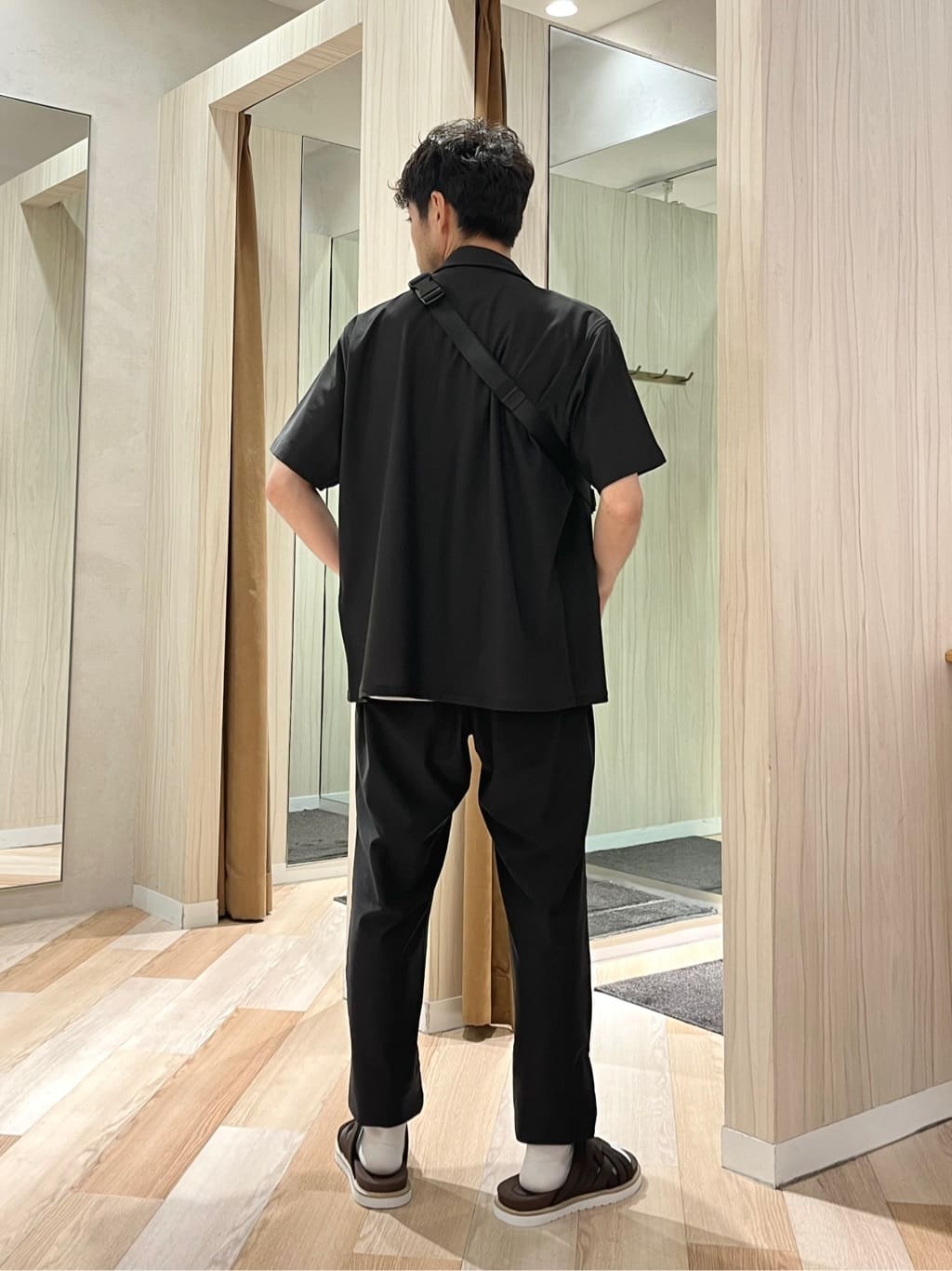 URAさんの「TAKEO KIKUCHI｜【COOL CITY WEAR】エアートール オープンカラーシャツ /接触冷感・通気性」を使ったコーディネート