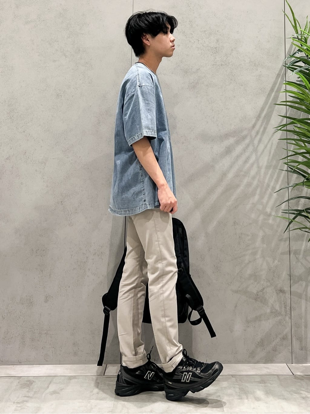 SHI-MAさんの「THE SHOP TK｜ライトデニム半袖Tシャツ【洗濯機OK】」を使ったコーディネート