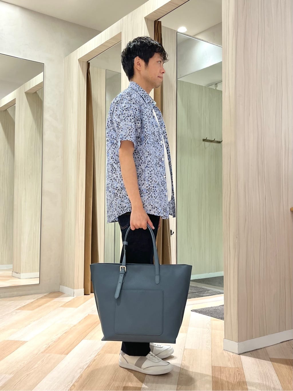 URAさんの「TAKEO KIKUCHI｜【抗菌防臭／5サイズ展開】ハイゲージポンチ Tシャツ」を使ったコーディネート