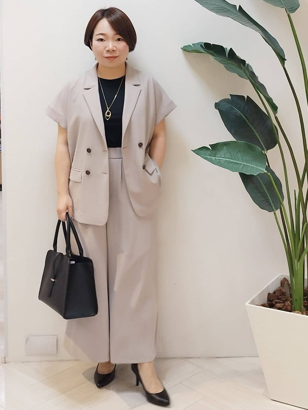 s u g iさんの「UNTITLED｜ライトダブルリングネックレス」を使ったコーディネート