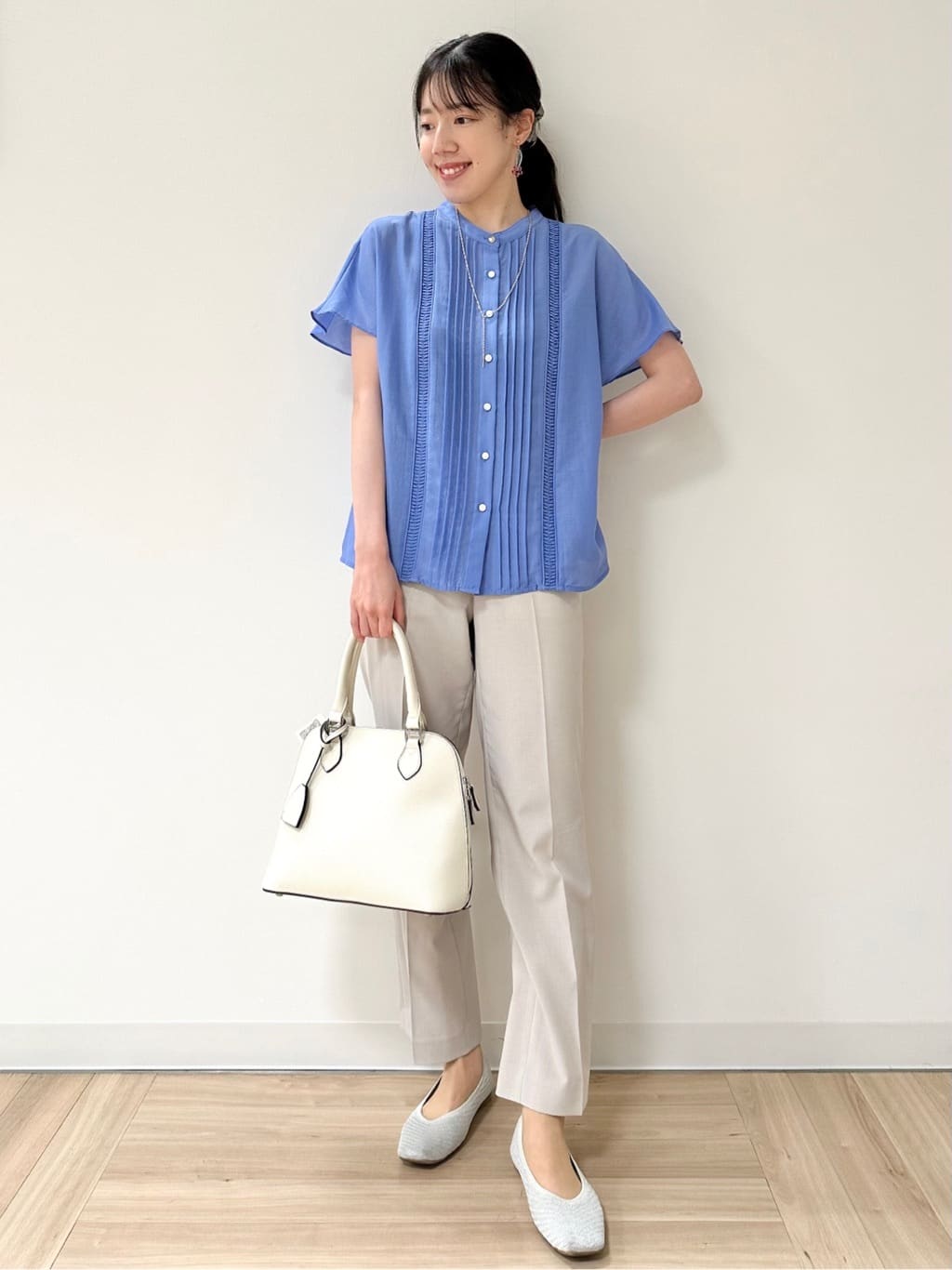 Momoさんの「Reflect｜◆【選べる7色◎／手洗い可】フロントピンタックデザインブラウス」を使ったコーディネート