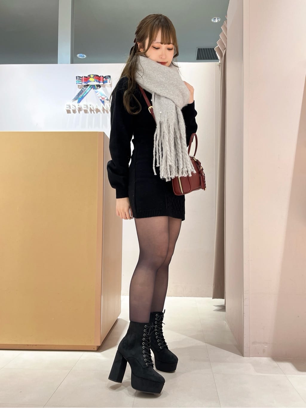 このかさんの「ESPERANZA｜【ラク盛り／ショートブーツ】リピーター続出／脚長美脚　厚底レースアップブーツ」を使ったコーディネート