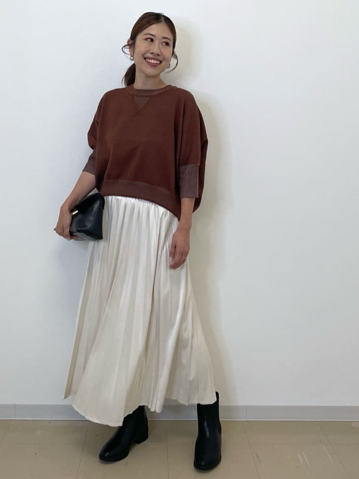 Akiさんの「OPAQUE.CLIP｜スウェットライクドルマンスリーブニット【洗濯機洗い可】」を使ったコーディネート