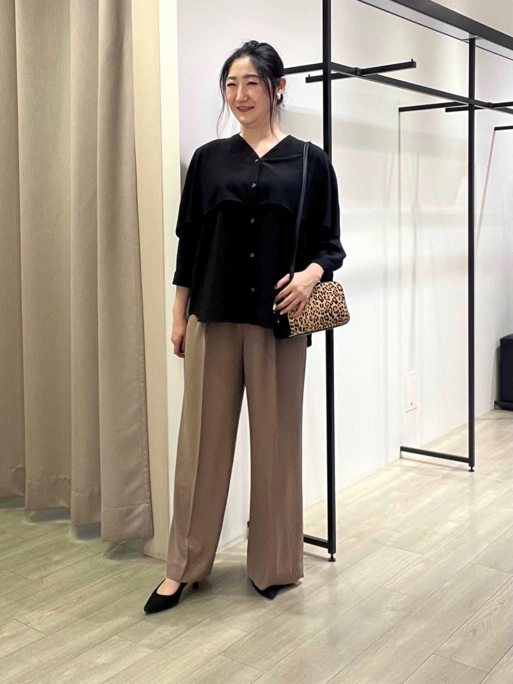 TOMOMIさんの「INDIVI｜【着心地◎！】タックワイドパンツ」を使ったコーディネート