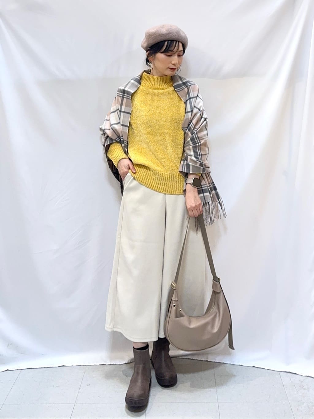 𝐇𝐢𝐫𝐨𝐦𝐢さんの「SHOO･LA･RUE｜【洗濯機可】美脚見え あったか圧縮ニット ガウチョパンツ」を使ったコーディネート