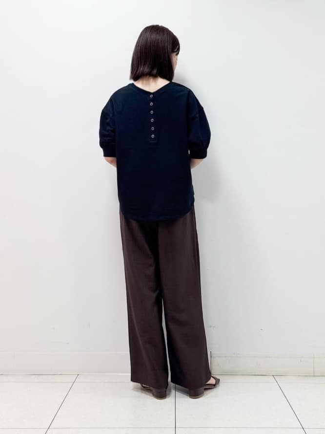 nakajoさんの「Dessin｜【360度可愛い/前後2WAY/洗える】ライトコットンヘンリーカットソー」を使ったコーディネート