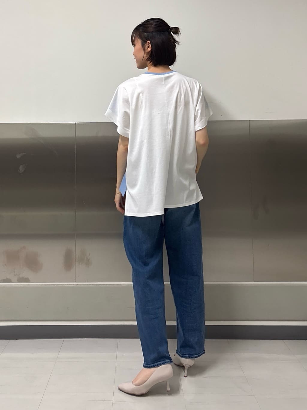 kanaeさんの「INDIVI｜【洗える／汗ジミ防止】バイカラー＆アシメヘム Tシャツ」を使ったコーディネート