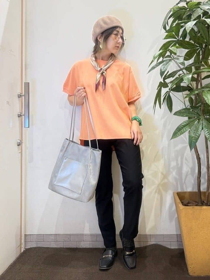 misakiさんの「SHOO･LA･RUE｜【ひんやり/洗濯後しわになりにくい】リブ切り替えドルマンブラウス」を使ったコーディネート