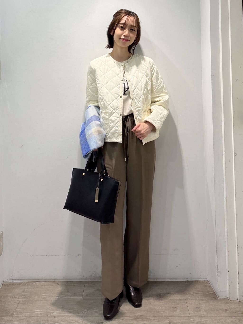 ぶまりんさんの「OPAQUE.CLIP｜ロングロゴTシャツ【洗濯機OK】」を使ったコーディネート