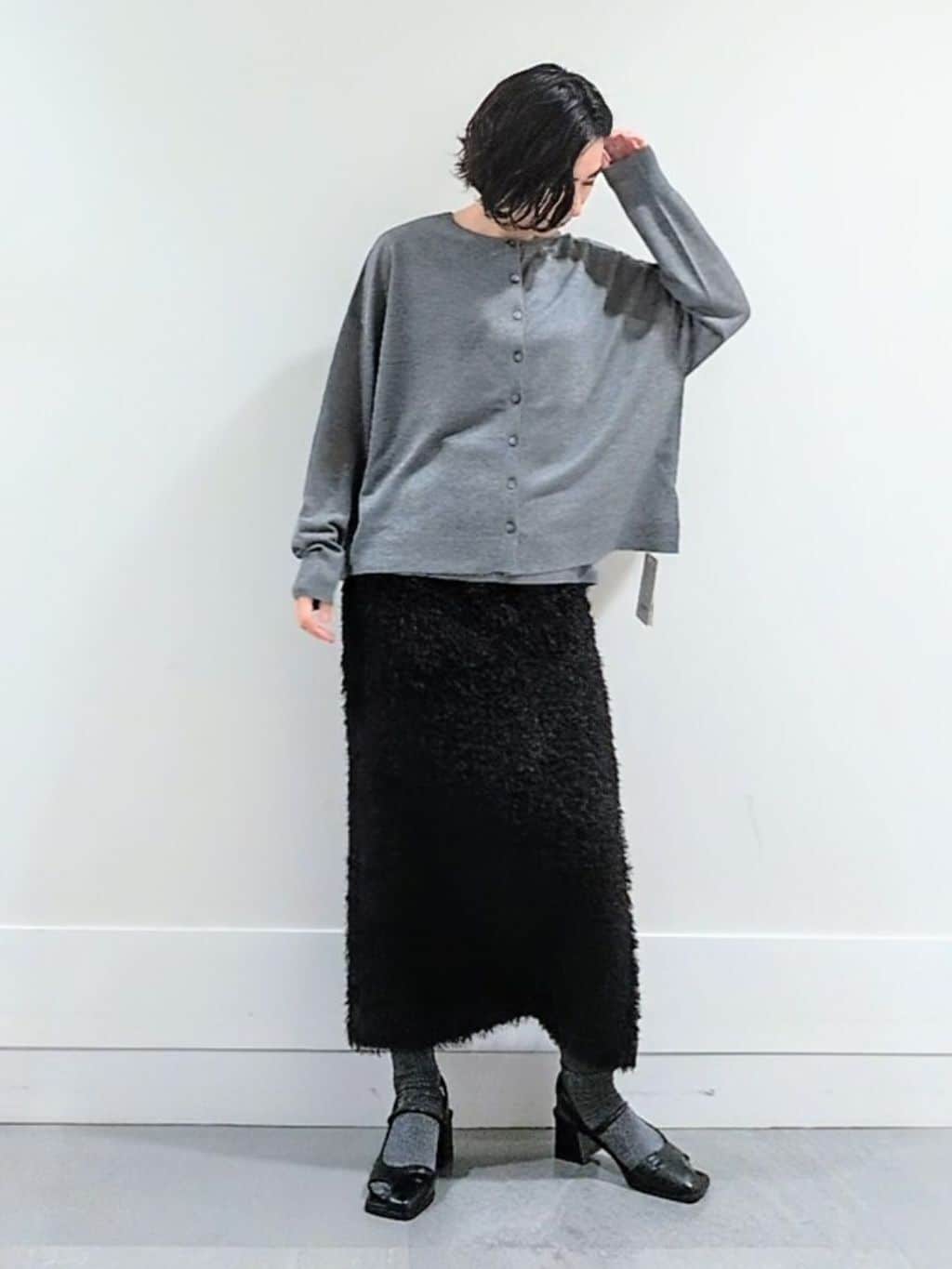 ミズタさんの「UNTITLED｜【前後2WAY/アンサンブル可/ゆったり】シアーカーディガン」を使ったコーディネート