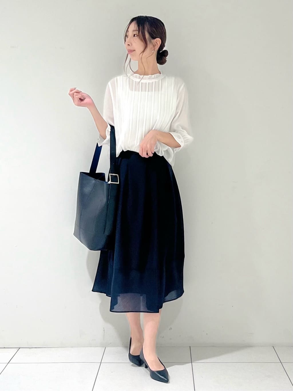 shioriさんの「INDIVI｜【洗える/コットン】ピンタックシアーブラウス」を使ったコーディネート