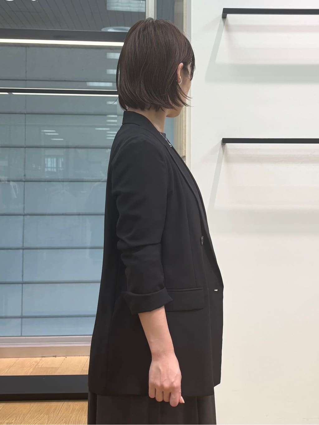 asamiさんの「INDIVI｜【セットアップ可能】スエード調サテンブラウス」を使ったコーディネート