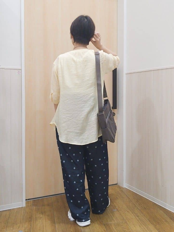 たぐちゃんさんの「SHOO･LA･RUE｜◆【S-LL/2点セット】着るだけでコーデが決まる 麻調5分袖ブラウス＋タンクトップ」を使ったコーディネート