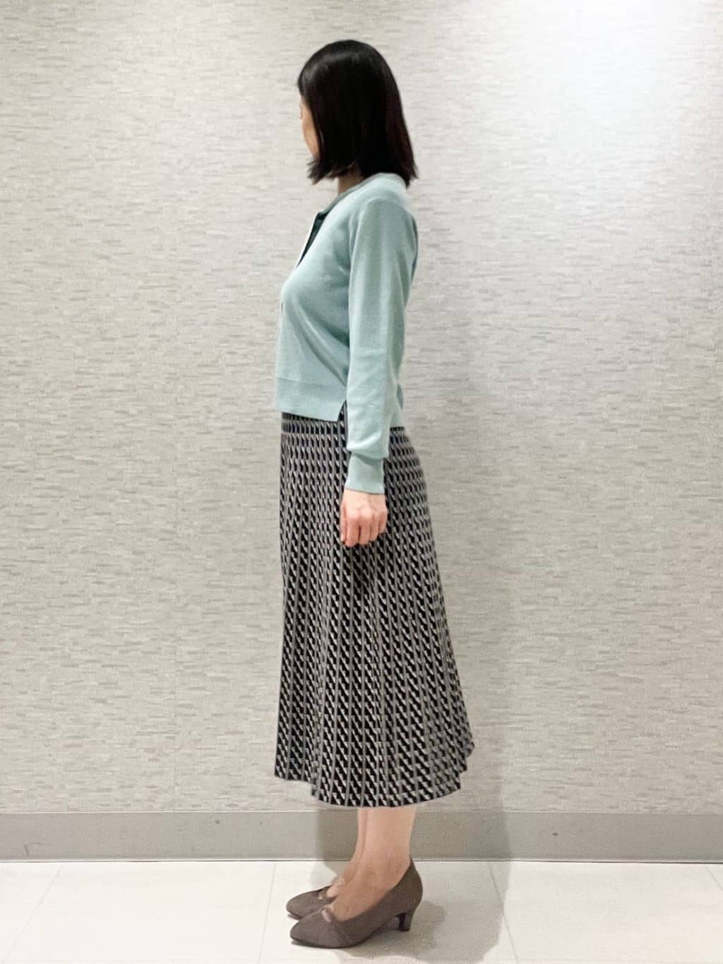 marikoさんの「Reflect｜【WEB先行カラーあり／セットアップ可】幾何調柄ニットスカート」を使ったコーディネート