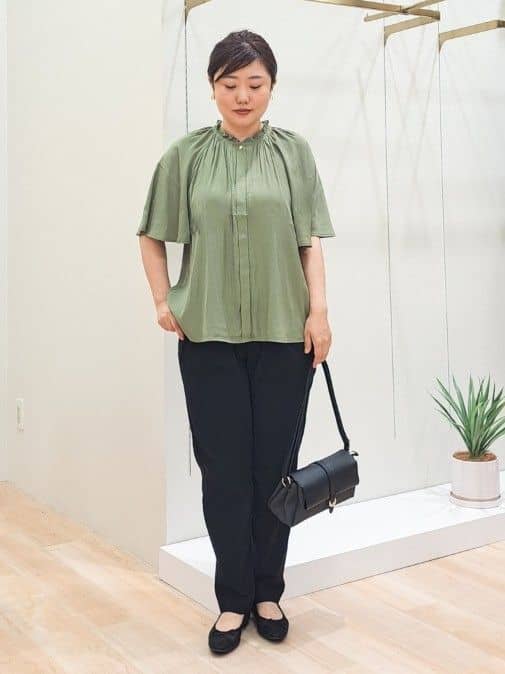 ふるさんの「grove｜キレイも動きやすさも　美脚見えハイパーストレッチパンツ」を使ったコーディネート