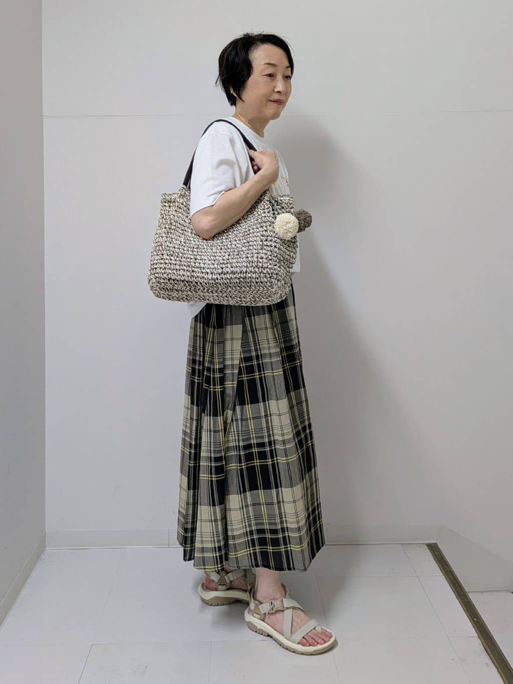 Asaさんの「Dessin｜ロゴ刺繍Tシャツ」を使ったコーディネート