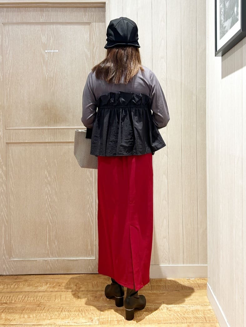 yukaさんの「SHOO･LA･RUE｜【洗濯機可/S-LL】1枚で華やか フリルドッキングトップス」を使ったコーディネート