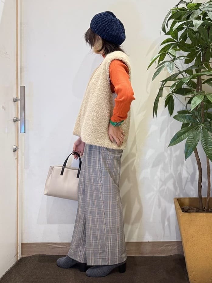 misakiさんの「SHOO･LA･RUE｜ふわふわファーベスト」を使ったコーディネート