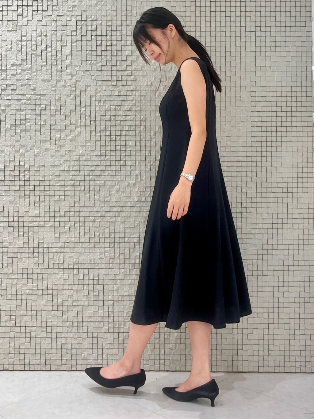 ナツキさんの「INDIVI｜【美シルエット】ノースリーブワンピース」を使ったコーディネート