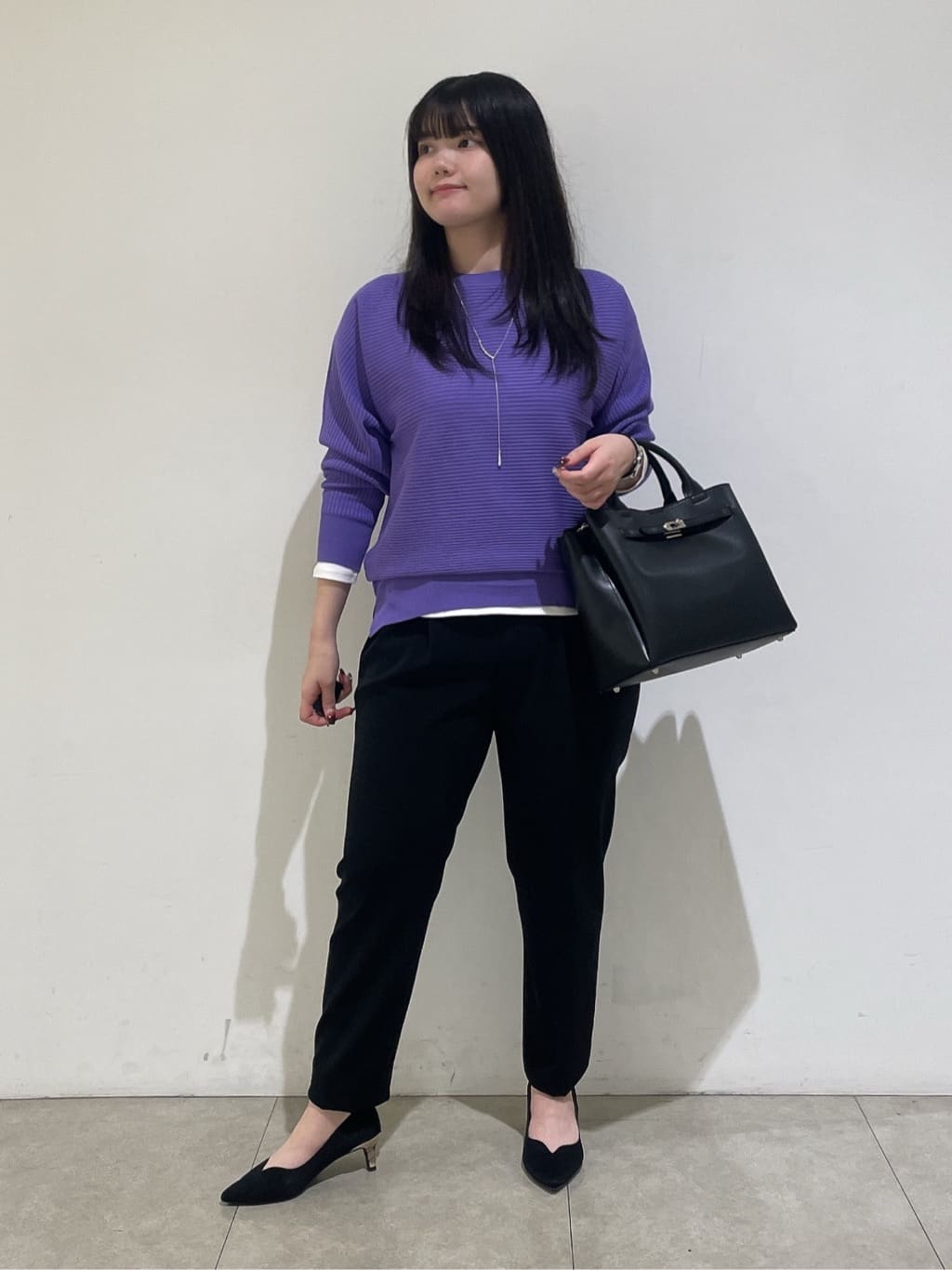 emikaさんの「INDIVI｜【洗える／体型カバー】美シルエットニット」を使ったコーディネート