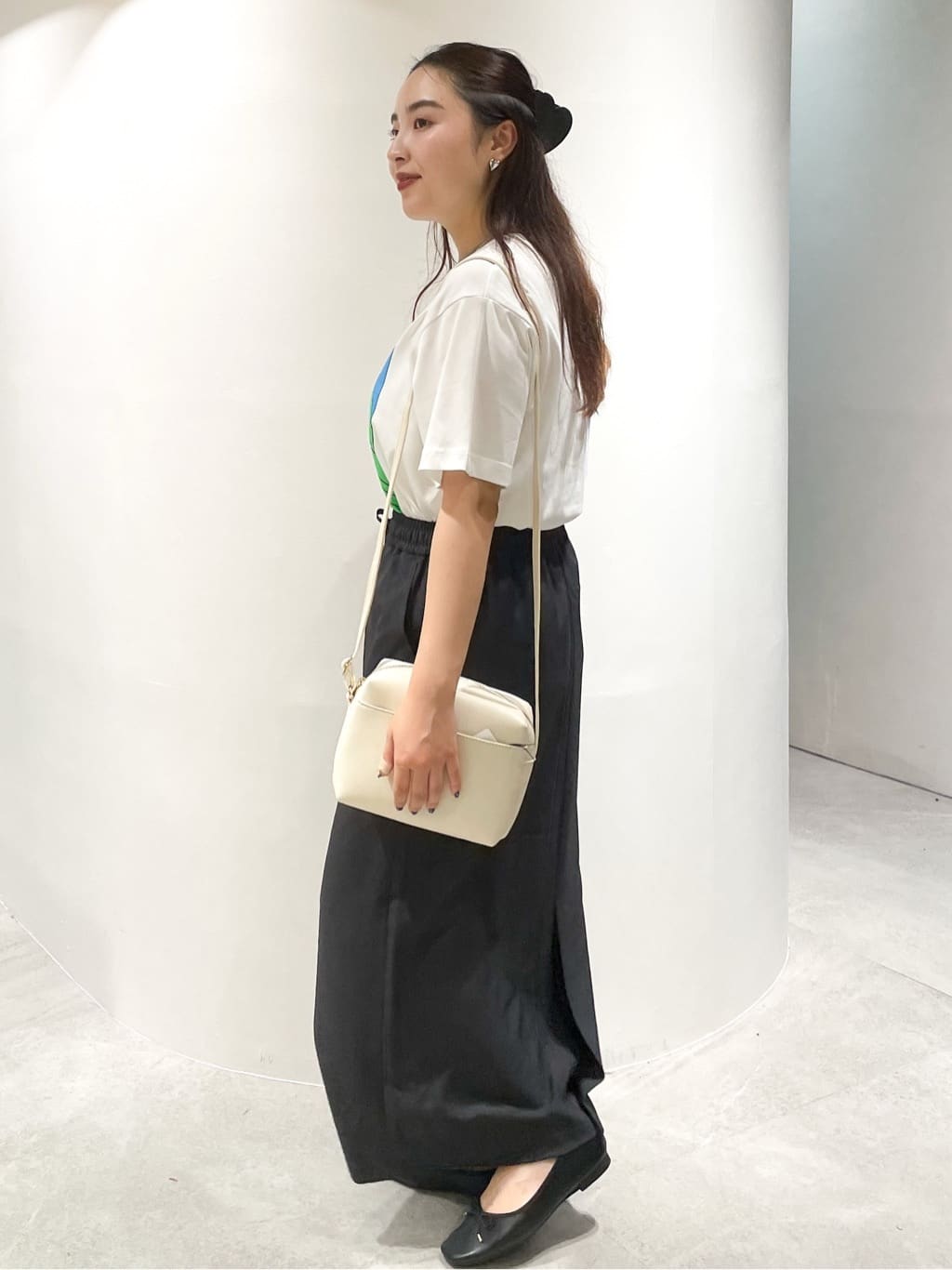 かりんさんの「OPAQUE.CLIP｜【Pontre Studio／ポンレストゥディオ】別注グラフィックTシャツ」を使ったコーディネート