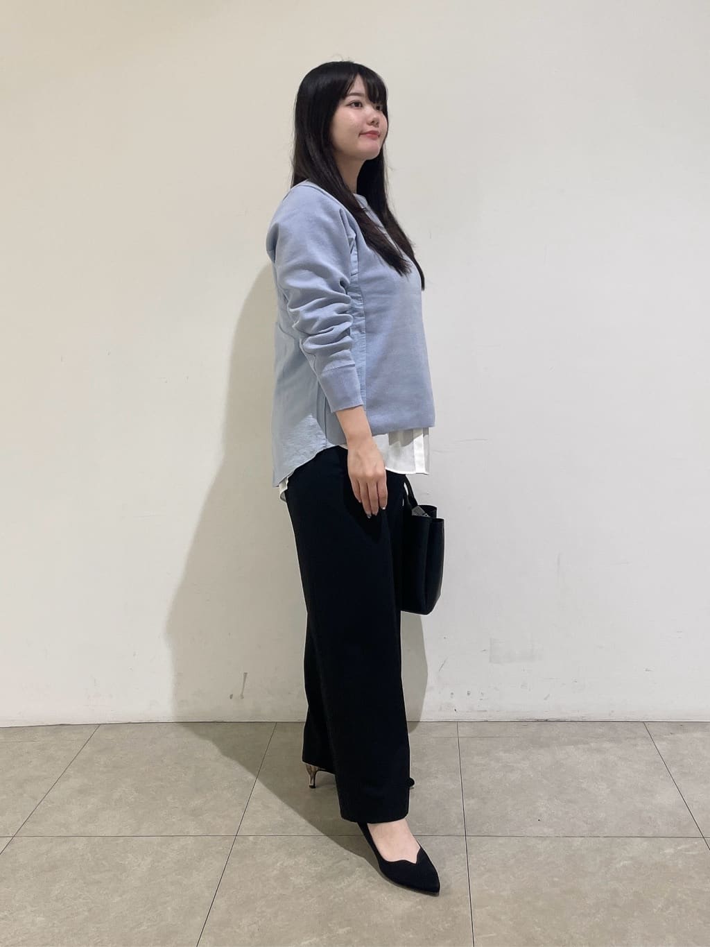 emikaさんの「INDIVI｜【洗える／選べる8色】トーンアップニット」を使ったコーディネート