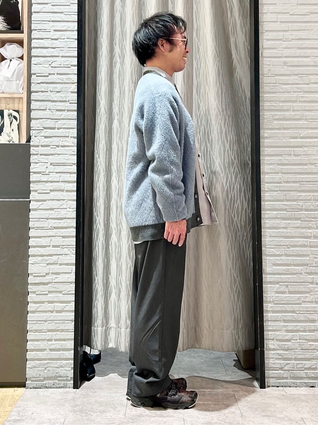 KENJI Iさんの「THE SHOP TK｜配色シャギーニットカーディガン ユニセックスでおすすめ！」を使ったコーディネート