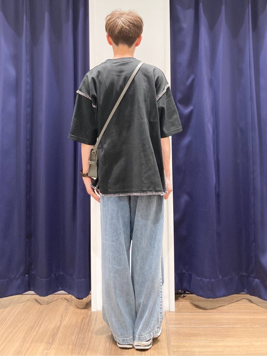 つーじーさんの「THE SHOP TK｜ツータックワイドデニムパンツ」を使ったコーディネート